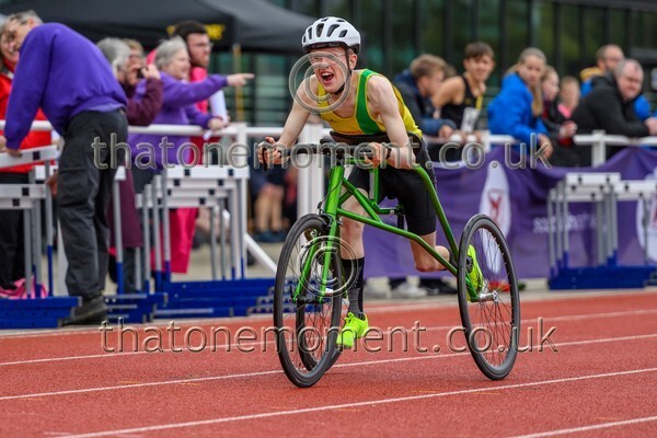 ComMast25-919135 - Track Male Set One