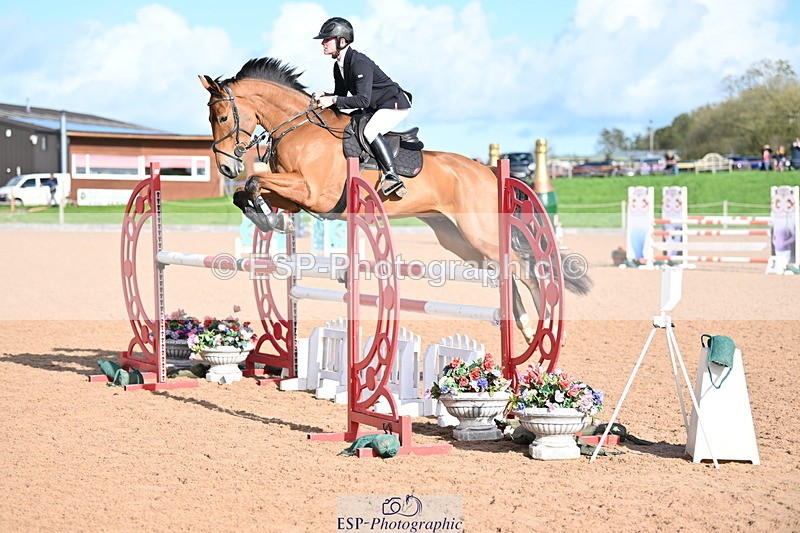 231014A-104528-04207 - Cls 18 Newcomers & 1.10m Open