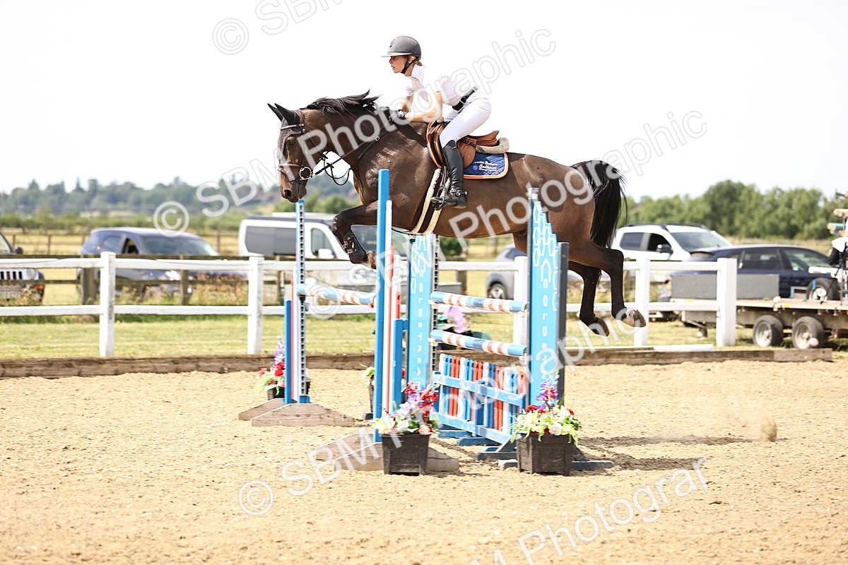 SBM_000570 - Class 15 - Redpost Equestian Senior Foxhunter - 1.20m