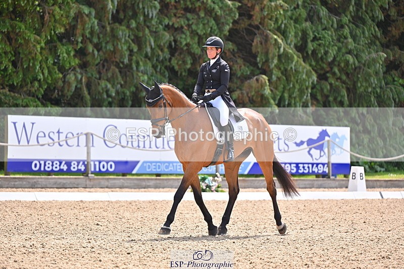 250523A-121339-06490 - D-476-Caroline.Powell-TIK.TOK