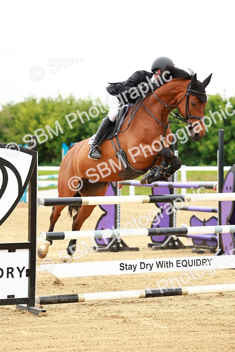 SBM_000952 - Class 5 - Senior Foxhunters - 1.20m