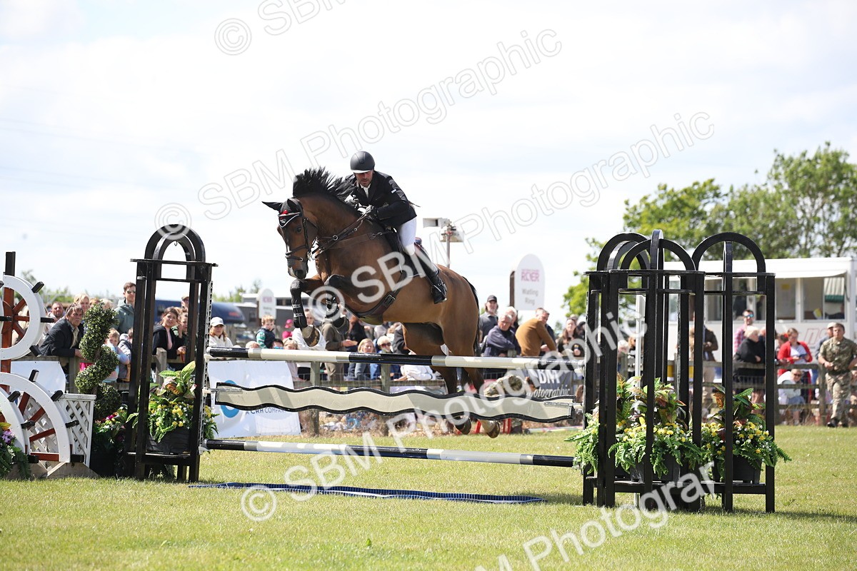 SBM_17364 - Class 208 - Senior Foxhunter 1.20m Open