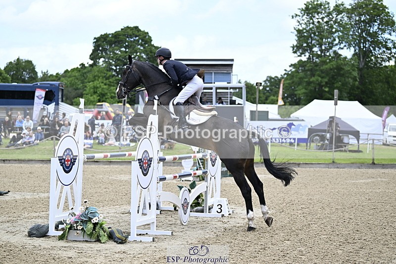 250525A-100357-15227 - A-012-Archie.Tulloch-ZIPPED.UP