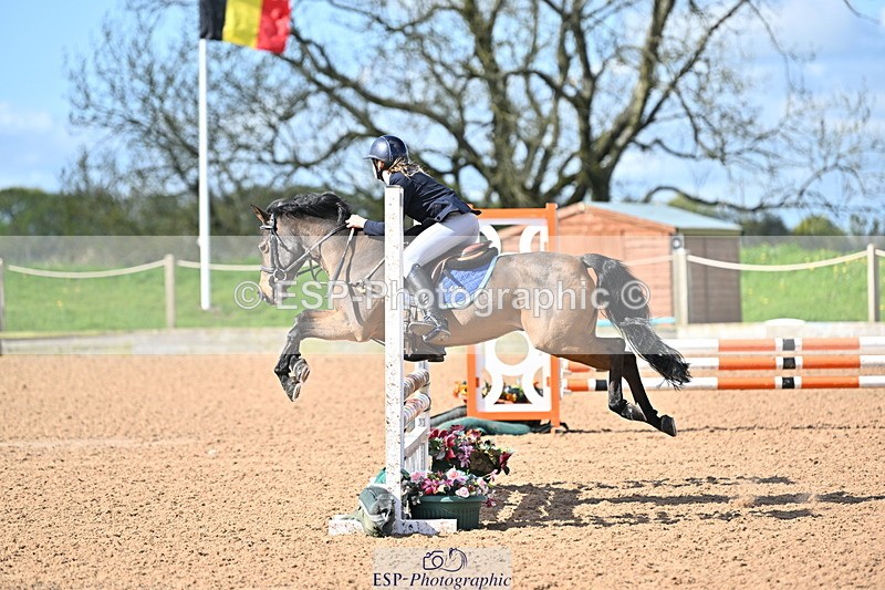 240504A-094840-00981 - Cls 1 Pony Intro 70cm