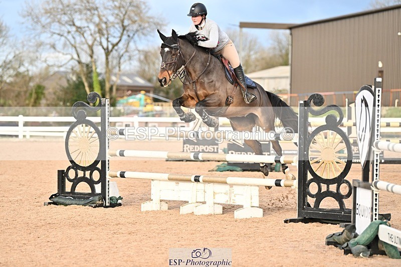 241208-140448-01873 - Cls 22 Foxhunter and 1.20m Open