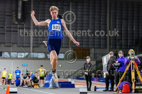 AgeInd25SUN-911812 - Field Male