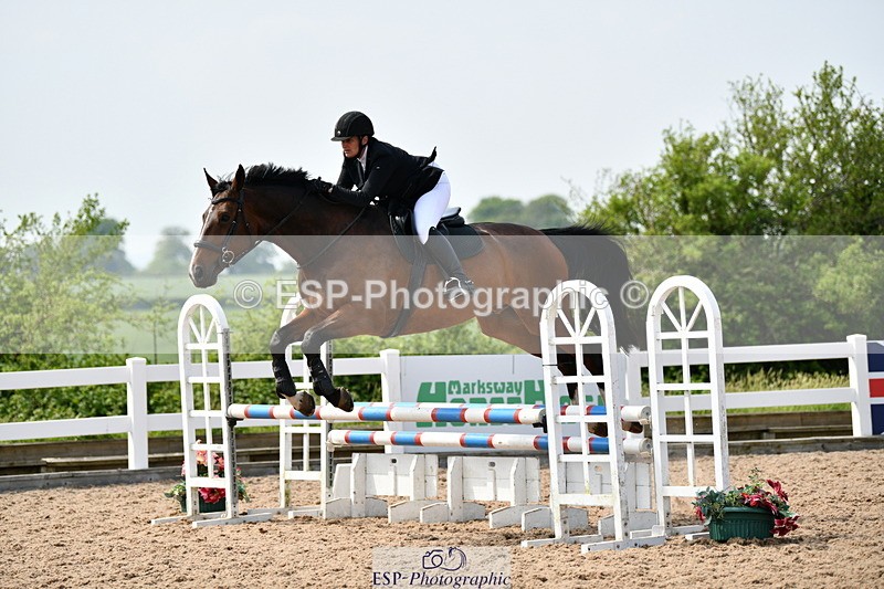 240511A-152123-14111 - Cls 25 British Novice and 90cm Open