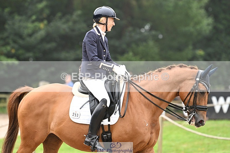 240811-114627-05603 - 253-Pauline.Jaggs-Emilio.Onneke