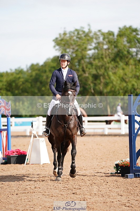 240804A-094112-09912 - Cls 48 Snr Discovery and 1m Open