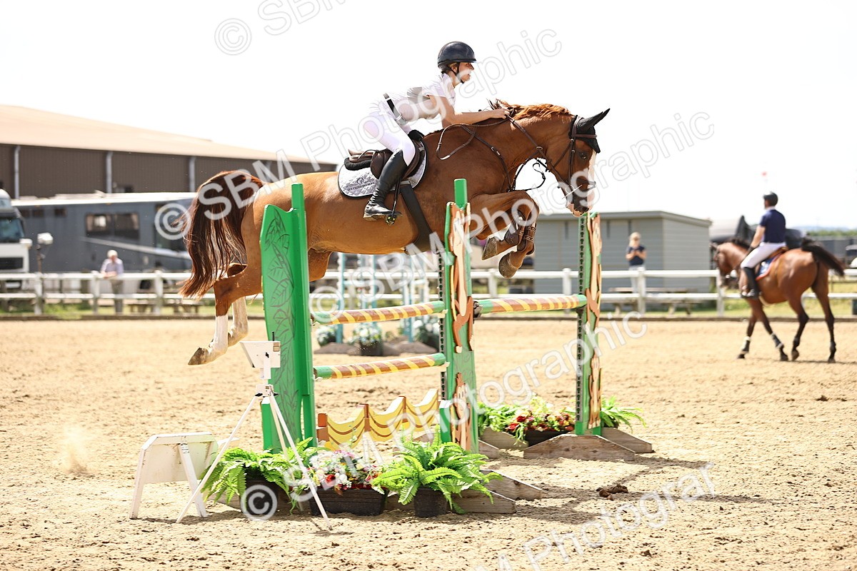 SBM_000675 - Class 15 - Redpost Equestian Senior Foxhunter - 1.20m
