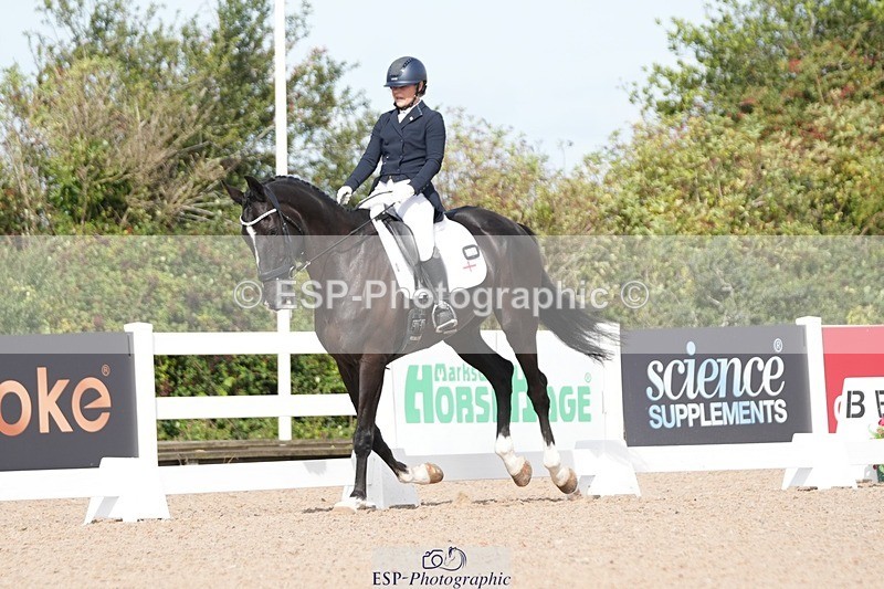 250906-115651-02070 - 034-Jasmine.SmithNigrasine.Rain