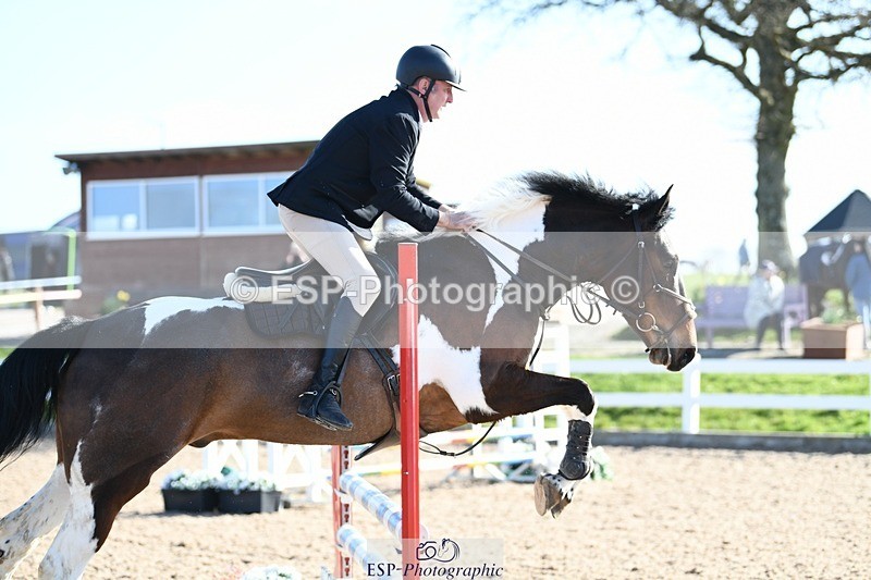 250330-101427-06042 - Cls 32 British Novice and 90cm