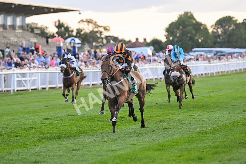 150825-Race 3-South Parade-2703 - Race 3