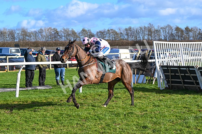 120224-Race 1-Pickanumber-0805 - Race 1