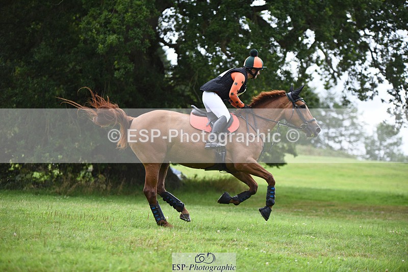 240804-163711-18629 - 620-Alana_Shapland-FOREVER_AUTUMN_DS