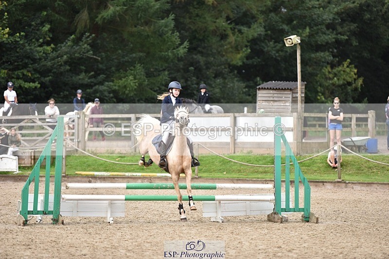 240802-101228-00736 - 70cm Round 1