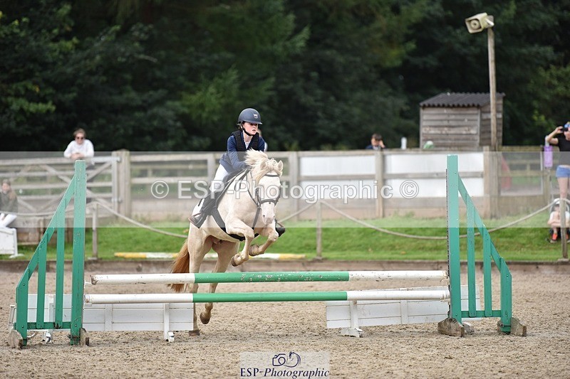 240802-101640-00773 - 70cm Round 1