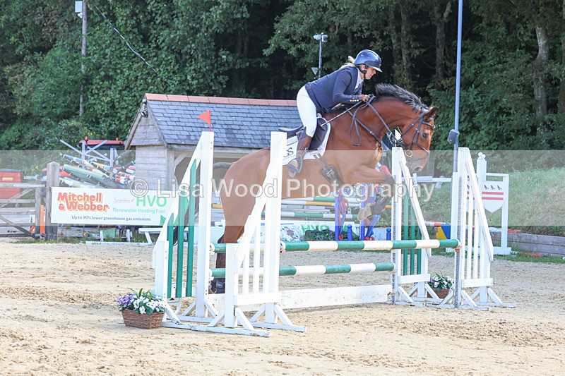 3E7A0551 - Class 4: Senior British Novice/90cm open