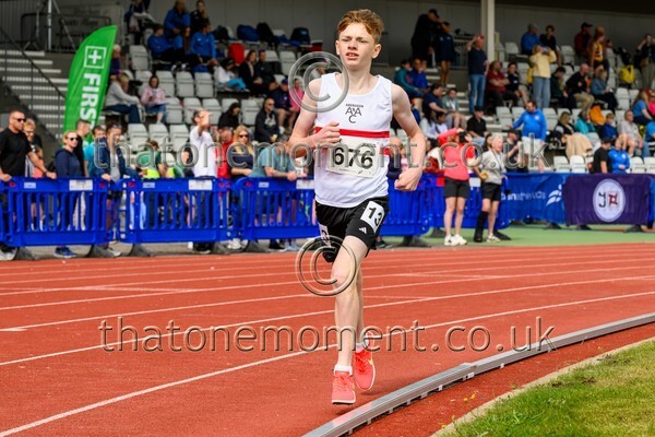 Age25SAT-915291 - Track Male