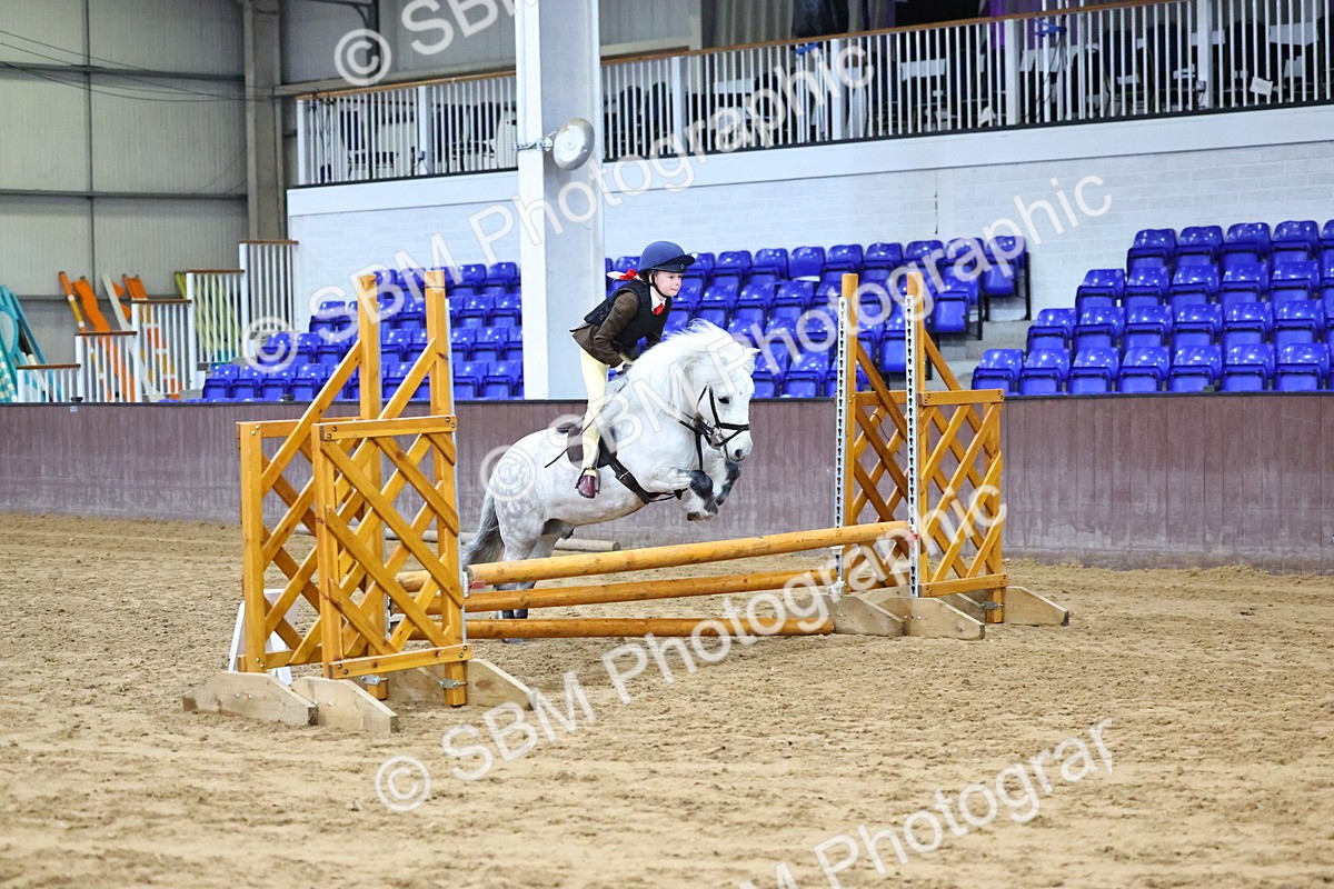 SBM_003117 - Class 35 - 60cm Training Stakes