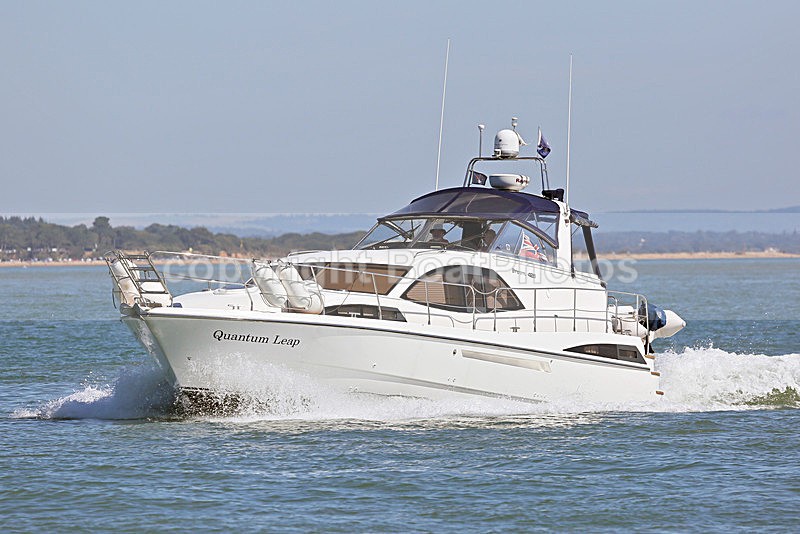 160826 QUANTUM LEAP - BROOM 425 Y92A5652 - Flybridge Cruisers