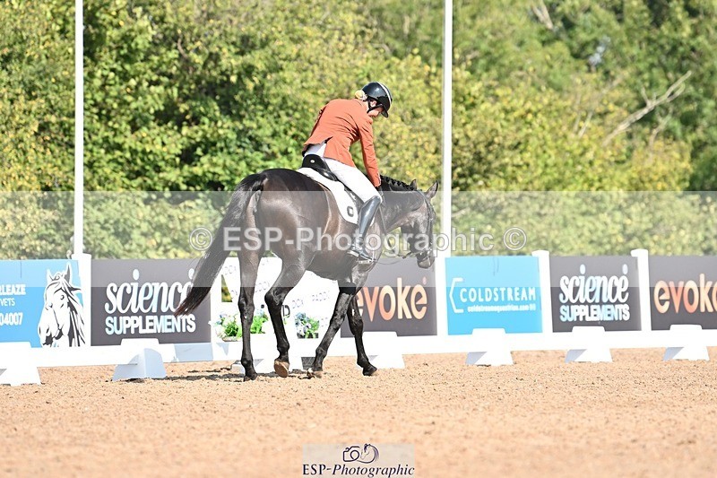 250816-102905-03147 - 118-Charlotte.DickerDevaldi's.Kiss