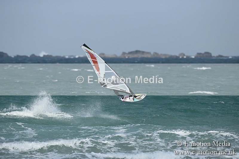 WS 020413-200 - Windsurfing