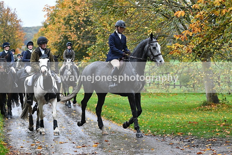 WJ5_6315 - B&B walk back for Hunt Tea !