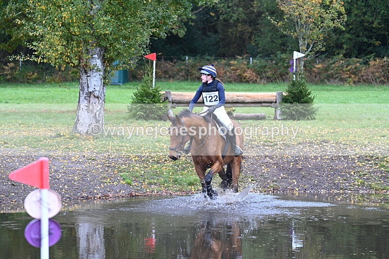 WJ7_3047 - Time 10:47 to 11:11 at the water