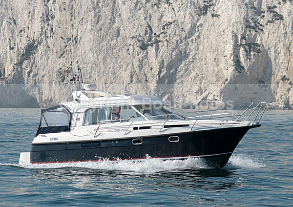 111002 ECHO NIMBUS 320 IMG_2859 - Motorboats - Hardtop