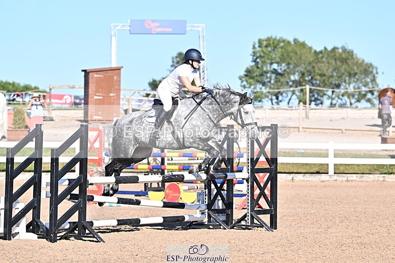 250708A-182901-00542 - 90cm Classes