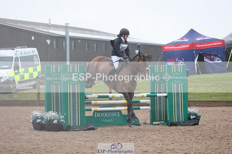 250418-115835-01786 - 080-Tichy.Sanders-SPARHANGER.VELVET