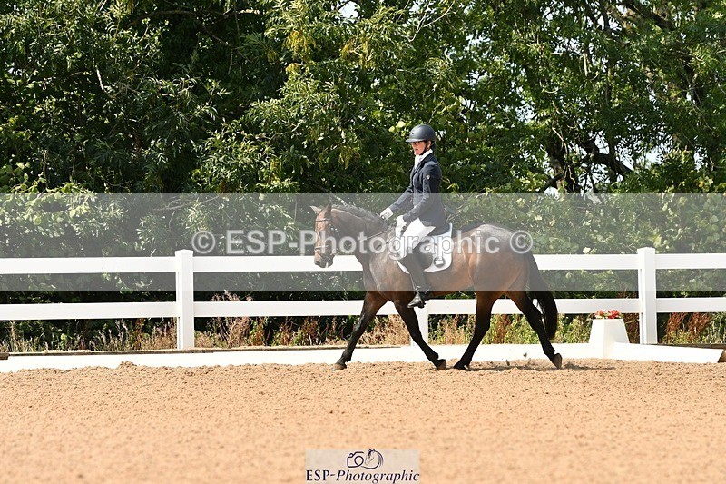 250817-133015-09974 - 090-Sarah.GoddardSaris.Fingers.Crossed