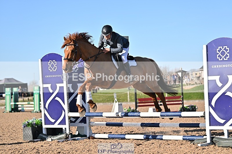 250401-170303-00247 - 70cm classes