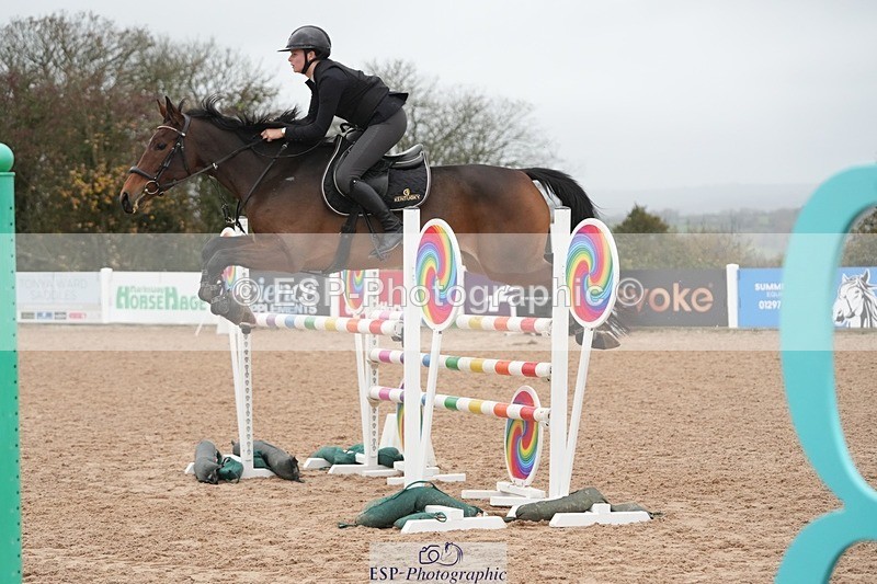 251109-115239-03664 - Cls 20 Newcomers and 1.10m Open