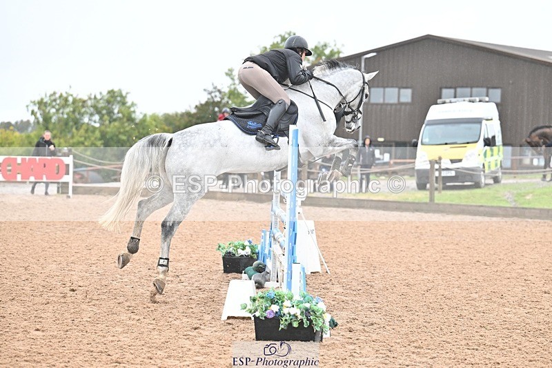 251003-130837-01034 - Cls 3 Foxhunter and 1.20m