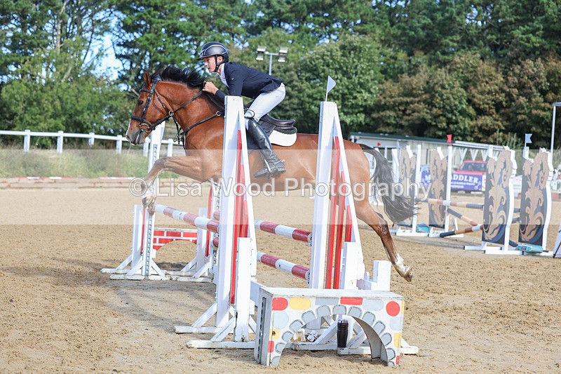 3E7A8400 - Class 4: Pony British Novice/80cm Open