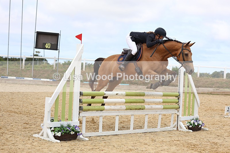 3E7A4867 - Class 4: Senior British Novice/90cm open