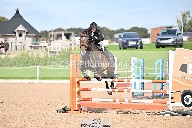 251001-134438-00381 - Cls 4 Newcomers and 1.10m Open