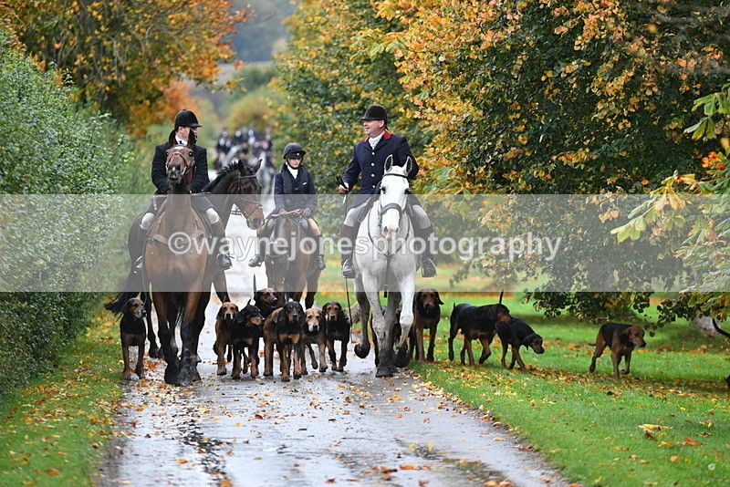 WJ5_6060 - B&B walk back for Hunt Tea !