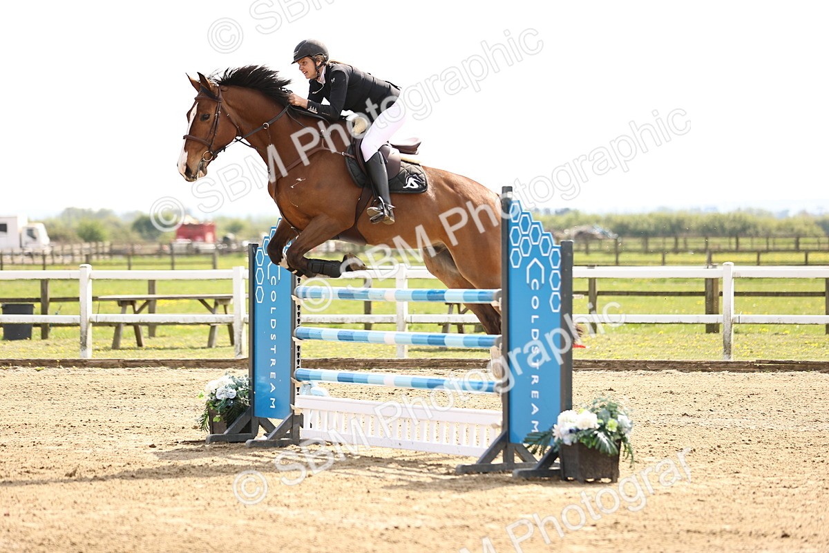  - Class 13 - Senior Foxhunter - 1.20m