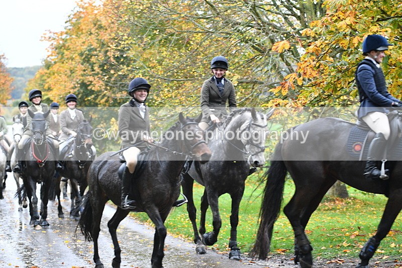 WJ5_6348 - B&B walk back for Hunt Tea !