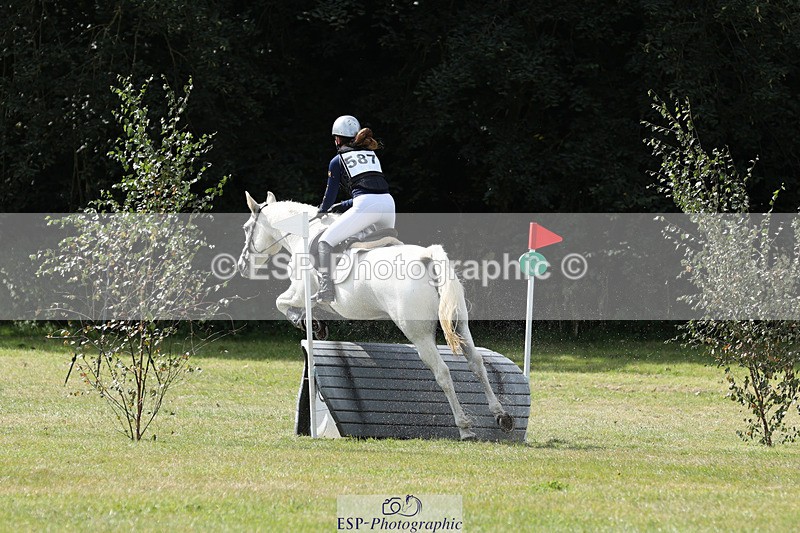 240825X-113032-32290 - 70cm XC 11.00 to 12.00