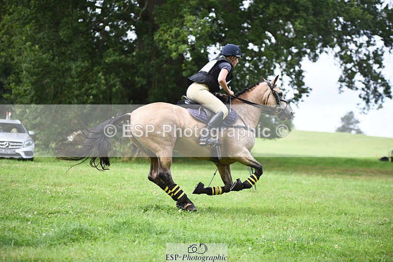 240804-113345-12326 - 316-Chloe_Dunn-TOWERHILL_SHAMIE