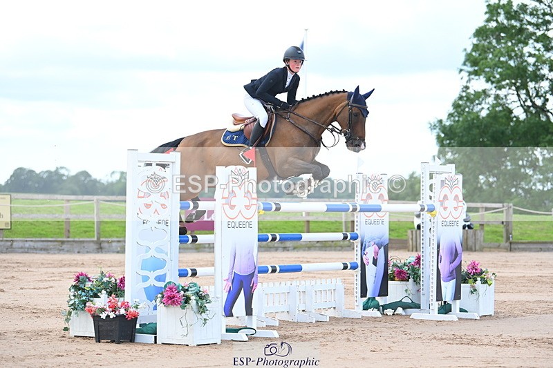 230721A-104227-05412 - Cls 6, 2 Star Medium 1.35m