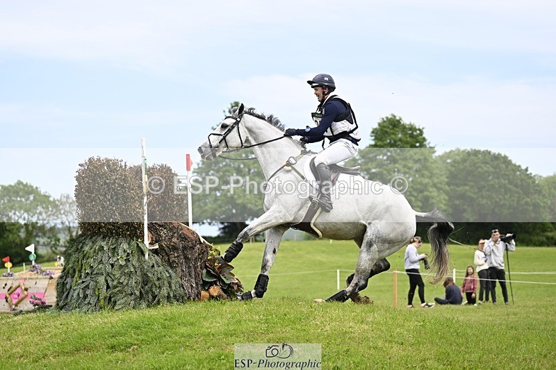 240525-145539-16620 - 207-IE_MR_MCGREGOR-Will_Furlong