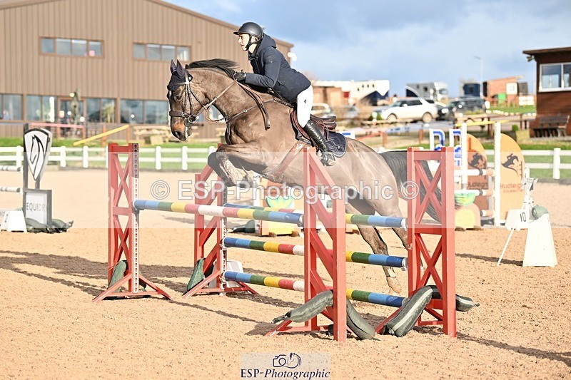 241208-130837-01699 - Cls 21 Newcomers and 1.10m Open