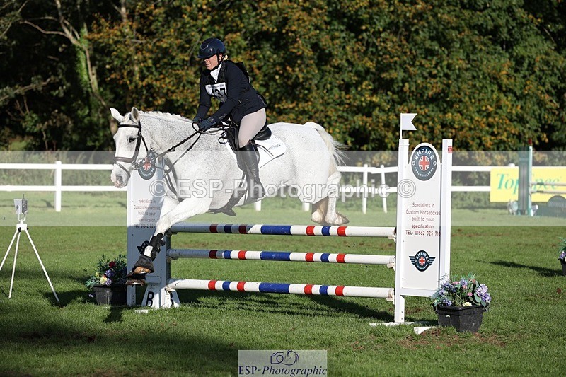 231022-153138-29823 - 437-DONBEG.GREY-Hannah.Underhill-TrotUp+SJ