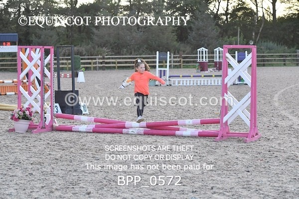 BPP_0572 - HOBBY HORSE SHOWJUMPING CLASSES