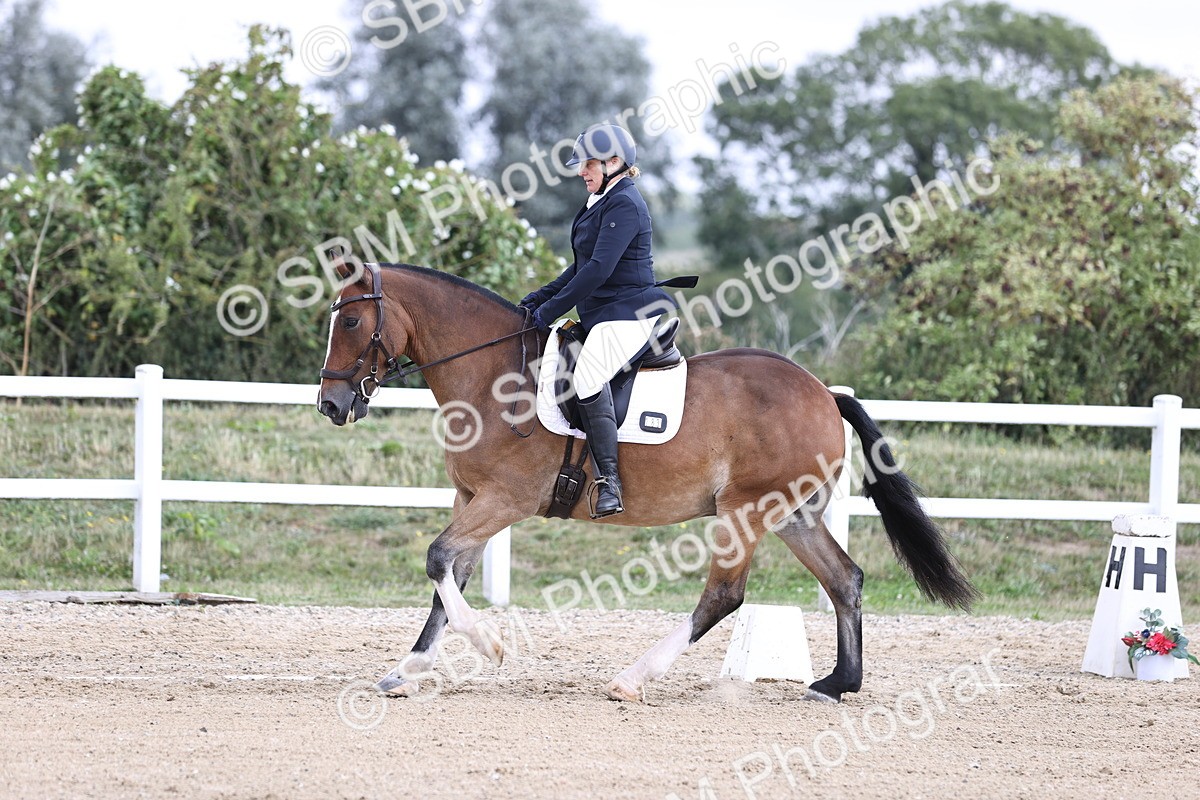 SBM_016226 - Class 14 - Novice 23 - 10.29-11.32